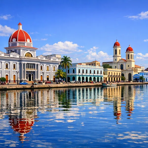 Here’s an online jigsaw puzzle you can play in your browser, focused on charming coastal architecture and colorful waterfront scenes.
