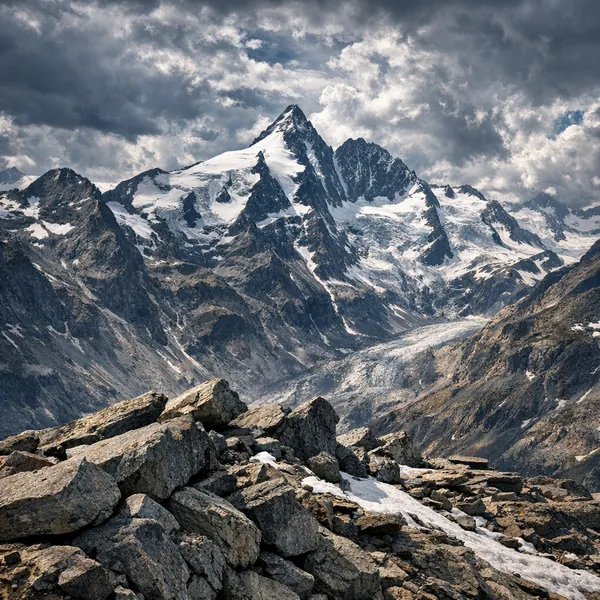Enjoy an online jigsaw puzzle designed for browser play, featuring a majestic mountain landscape in crisp nature photography.